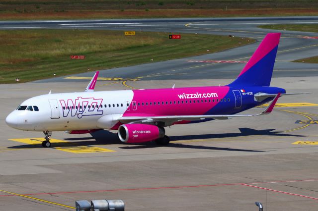 Airbus A320 (9H-WZR)