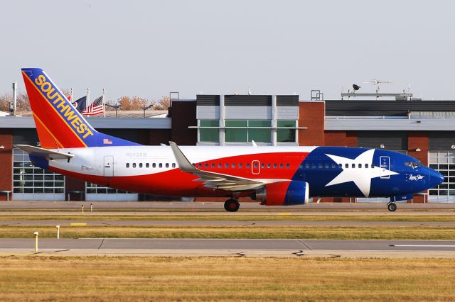 BOEING 737-300 (N352SW) - Boeing 737-3H4 (c/n 24888/1942). November 6, 2010.