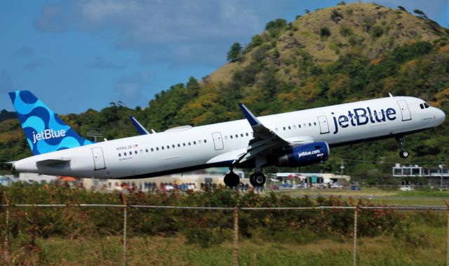 Airbus A321 (N942JB)