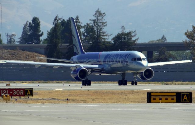 Boeing 757-200 (N176CA)