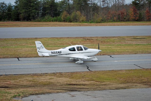 Cirrus SR-22 (N88WF)