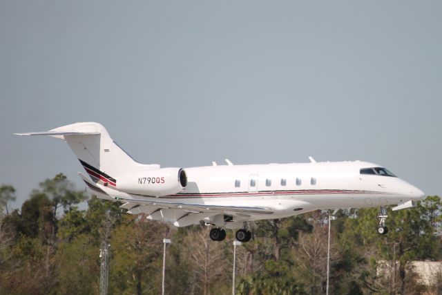 Canadair Challenger 350 (N790QS) - NetJets Flight 790 arrives on Runway 6 at Southwest Florida International Airport following flight from Ohio State University Airport