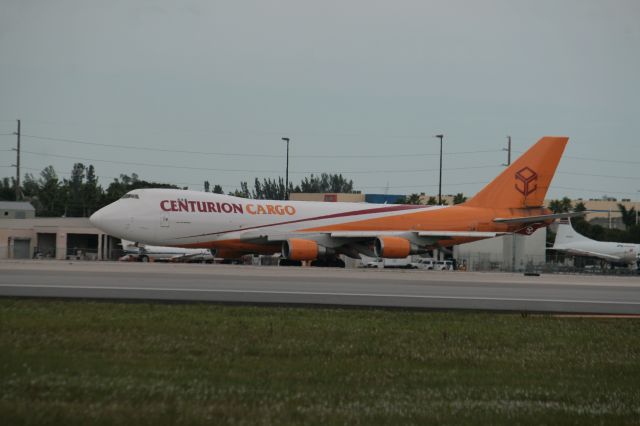 Boeing 747-400 (N904AR)