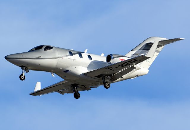 Honda HondaJet (F-HENE) - European Aero Training Institute Strasbourg (E.A.T.I.S)