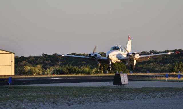 Beechcraft 55 Baron (N789RM) - Landing runway 33, Lago Vista Rusty Allen Airport.