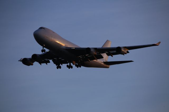 Boeing 747-400 (N407KZ)