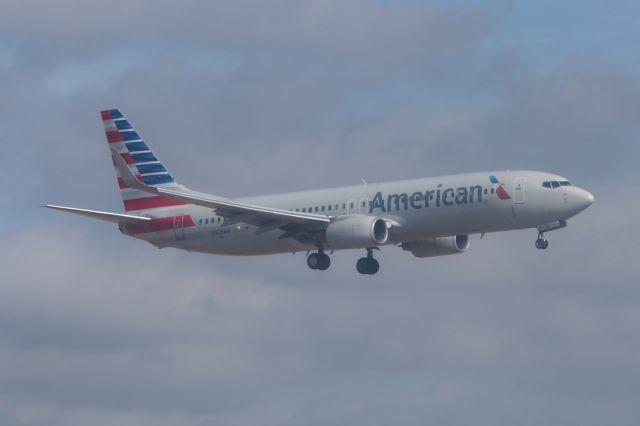 Boeing 737-700 (N926AN)