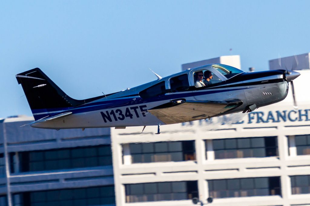 Beechcraft Bonanza (33) (N134TF)