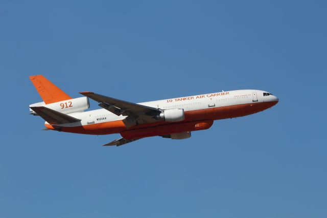 McDonnell Douglas DC-10 (N522AX) - #912 returning to Mesa Gateway following the second run of the day on the Stage fire 8 MAY 2020.