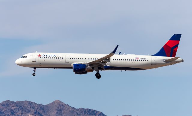 Airbus A321 (N397DN)