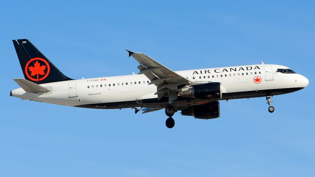 Airbus A320 (C-FZQS)