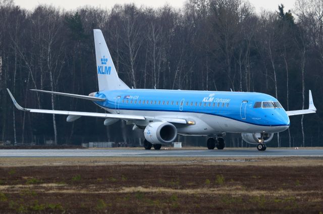 Embraer ERJ-190 (PH-EZR)