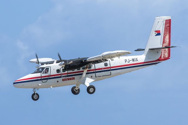 De Havilland Canada Twin Otter (PJ-WIX)