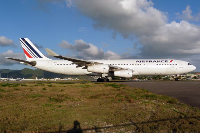 Airbus A340-300 (F-GLZP)