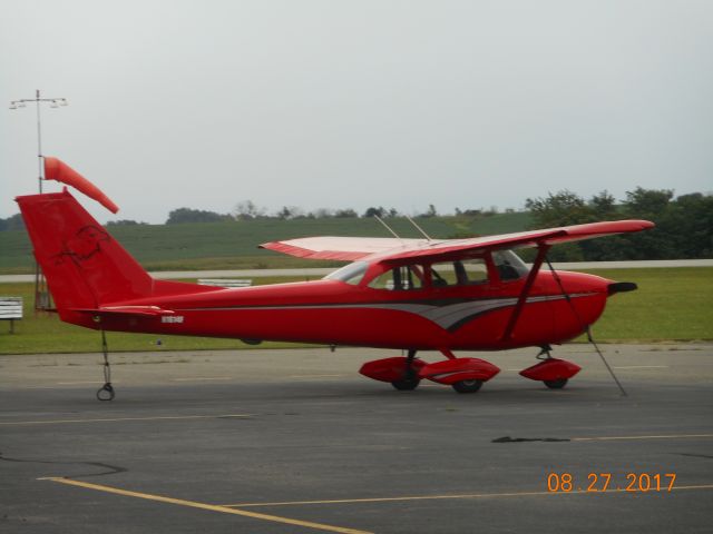 Cessna Skyhawk (N1614F)