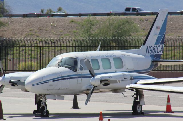 Piper Navajo (N961CA)