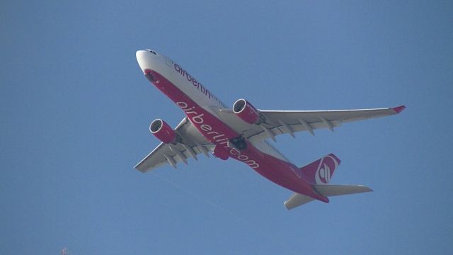 Airbus A330-200 (D-ALPH)