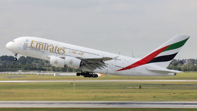 Airbus A380-800 —
