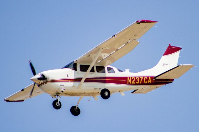 Cessna 206 Stationair (N237CA)