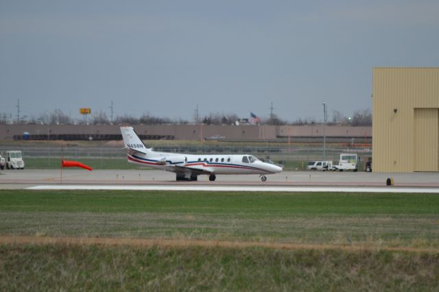 Cessna Citation II (N458N) - N458N taxing to Runway 33 from West GA, for departure from KFSD.