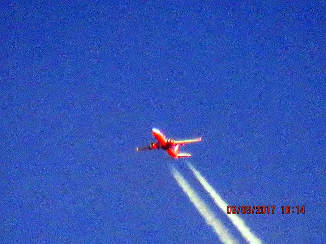 Boeing 737-800 (N8315C)