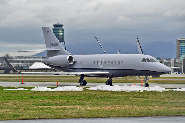Dassault Falcon 2000 (C-FABH)