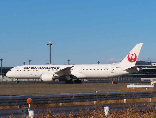 Boeing 787-9 Dreamliner (JA865J) - Photo taken on Jan 02, 2023.br /JL407/02  NRT-FRA