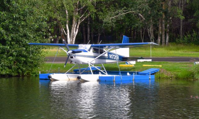 Cessna Skywagon (N1726R) - Cessna A185F Skywagon N1726R in Anchorage Lake Hood Seaplane Base