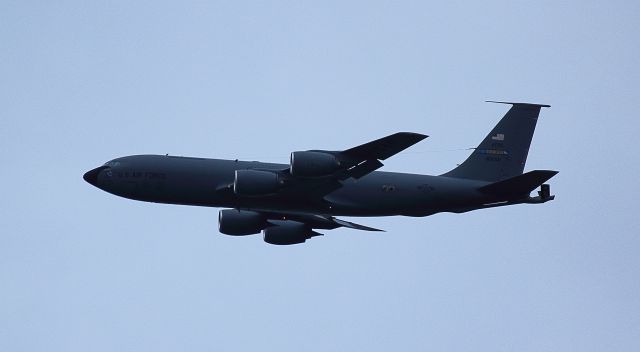 — — - KC-135 Stratotanker