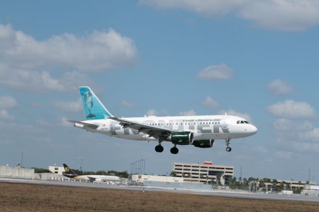 Airbus A319 (N927FR)