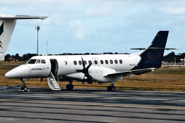 Robinson R-44 (VH-JSX) - NATIONAL JET SYSTEMS - BRITISH AEROSPACE JETSTREAM 41 - REG : VH-JSX (CN 41035) - ADELAIDE INTERNATIONAL AIRPORT SA. AUSTRALIA - YPAD 17/10/1996
