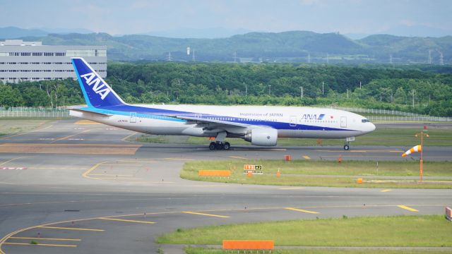 Boeing 777-200 (JA743A)