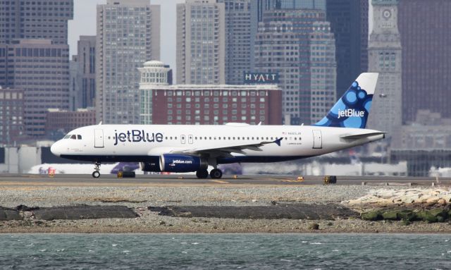 Airbus A320 (N665JB)