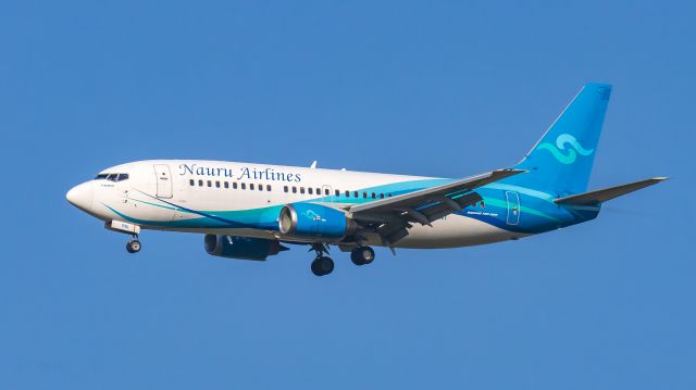 BOEING 737-300 (VH-PNI)