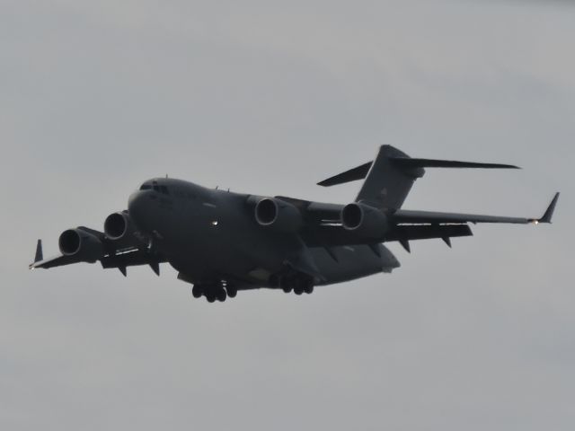 Boeing Globemaster III (05-5144) - CODY01 over south Minneapolis, about to land at KMSP.