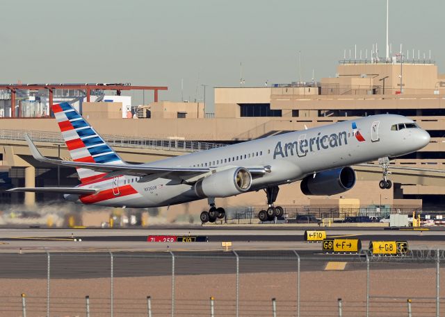 Boeing 757-200 (N936UW)