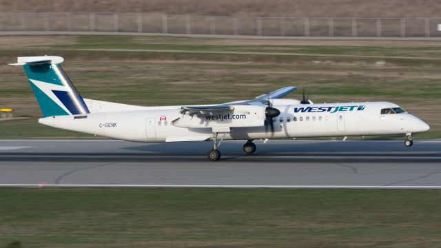 de Havilland Dash 8-400 (C-GENK)