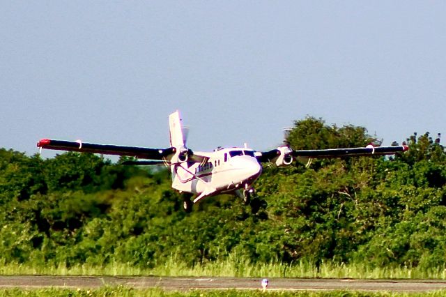 De Havilland Canada Twin Otter (N823X)