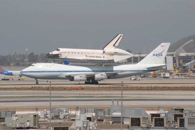 Boeing 747-200 (N905NA)