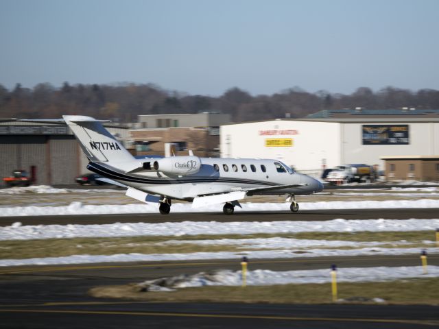 Cessna Citation CJ2+ (N717HA) - Roll out landing runway 08.