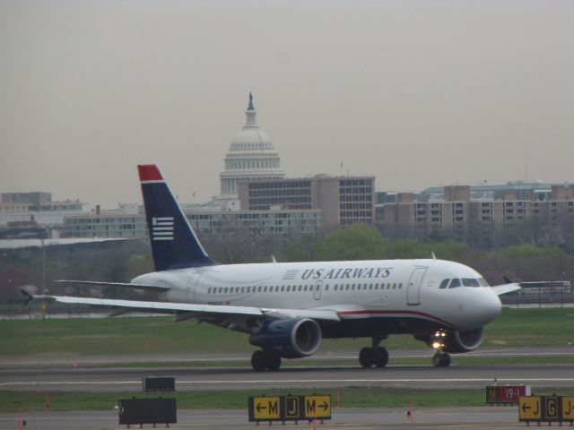 Airbus A319 (N762US)