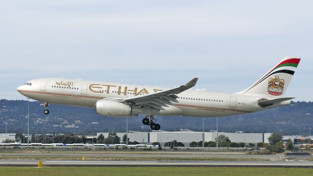 Airbus A330-200 (A6-EYL) - Airbus A330-243 Etihad A6-EYL R03 YPPH 010718.