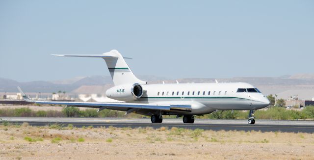 Bombardier Global 5000 (N45JE) - 06/24/2013
