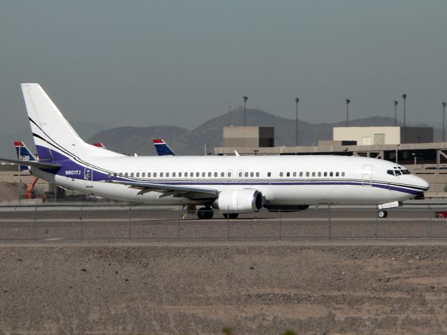 BOEING 737-400 (N801TJ)