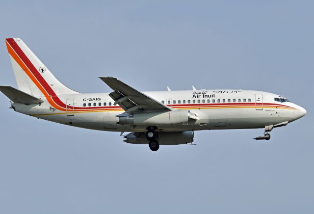 Boeing 737-200 (C-GAIG)