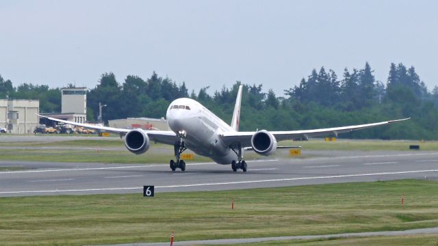 Boeing 787-9 Dreamliner (JA861J) - BOE21 on rotation from Rwy 34L to begin a flight test on 5/22/15. (ln 139 / cn 35422). The aircraft was previously flown as part of the B787-9 test fleet with registration #N789ZB. It will be JALs first B787-9.