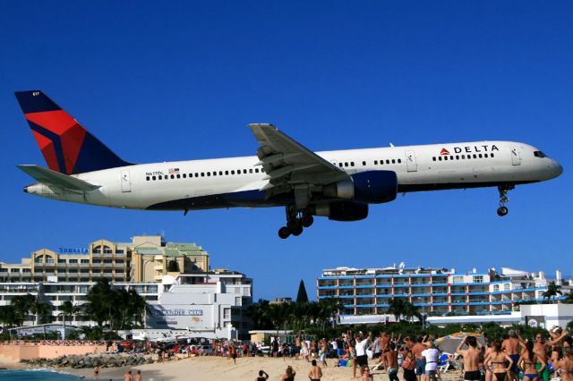 Boeing 757-200 (N617DL)