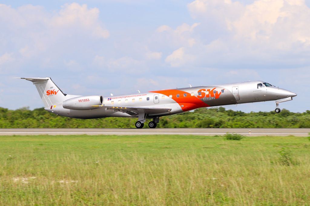 Embraer ERJ-145 (HI1053)