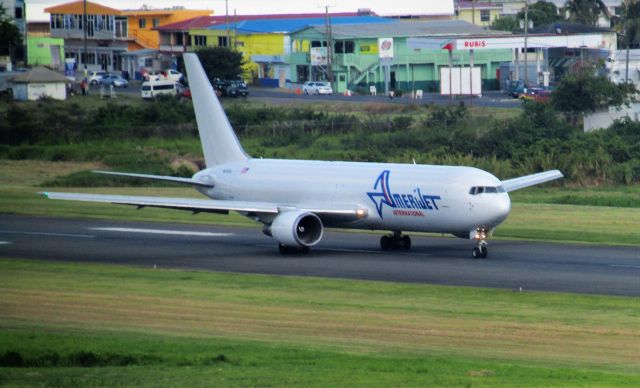 BOEING 767-300 (N373CM)