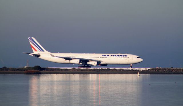 Airbus A340-300 (F-GLZP)